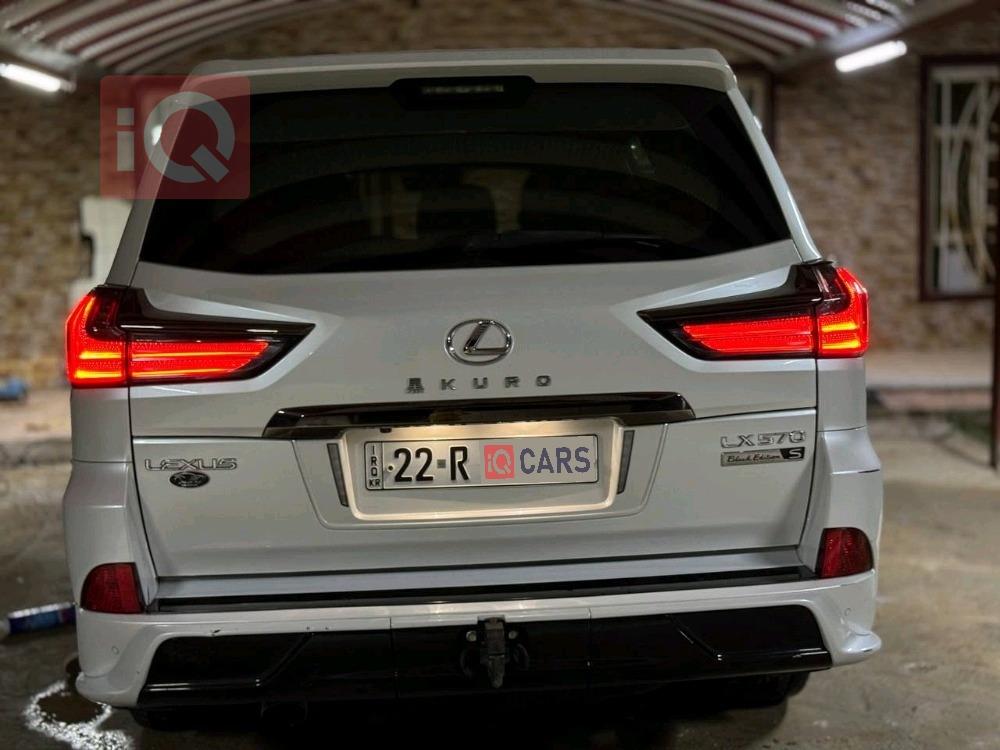 Lexus LX